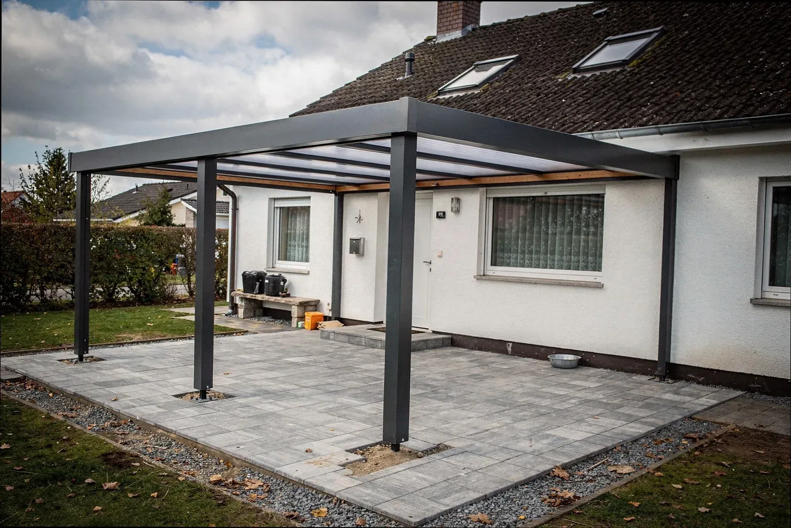 Fertiggestellte Glas-Terrassenüberdachung in Koblenz